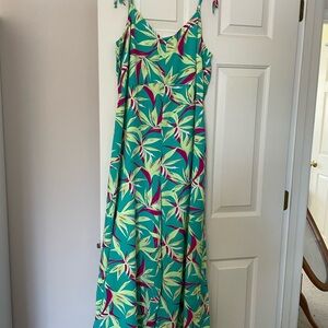 Old Navy Loose Cropped Tie Shoulder
V-neck Cami
Jumpsuit Size L Floral